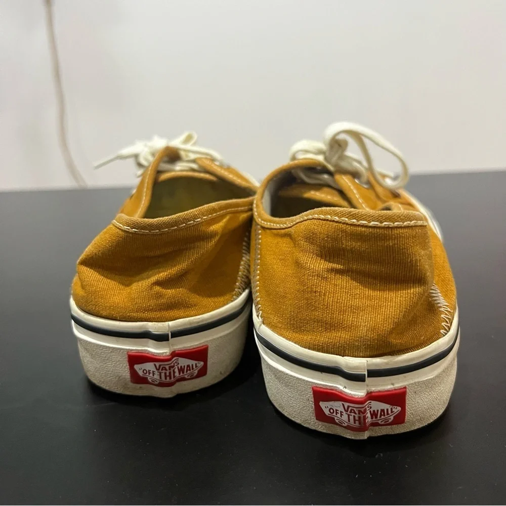 Vans Ultra Cush Unisex Suede Low-Top Sneakers in Tan Men’s 8.5 Women’s 10